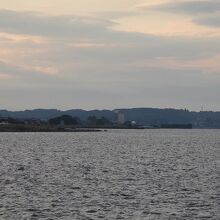 白鳥飛来地から見た北浦の風景