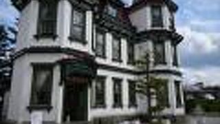 1906年に建設された図書館