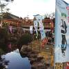 元旦の昼下がり頃は神社の外まで行列ができてました