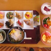 朝食もバイキングでしたが、揚げ物を避けていただきました。