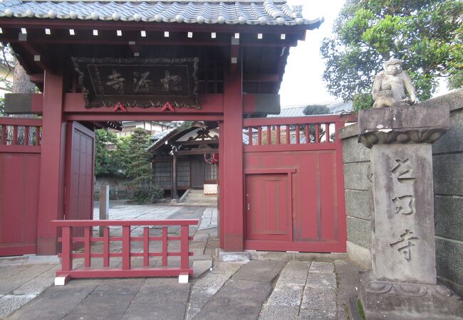 お猿さんのお寺です