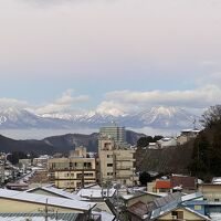 窓からの眺め湯田中方面、1月。雪の信濃五山