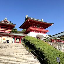 竜宮城のような神門