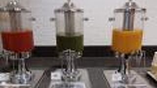 ビールかソフトドリンク頂けます。