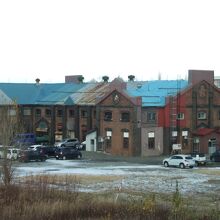 屋根はかなり傷んでいる感じでした