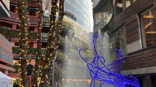 映画館、買い物、レストランなど1日遊べます