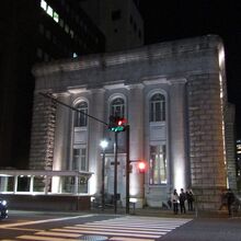 夜の旧富士銀行横浜支店
