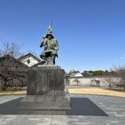 名古屋城のそばにあります