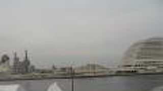 大型船の旅客ターミナル