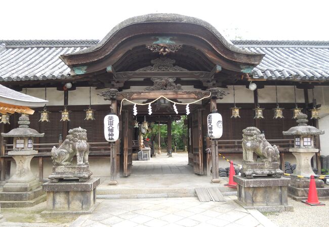 郡山城跡の近くにある神社