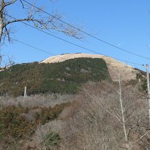 谷峨駅から見る大野山
