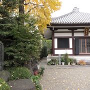 上野のお寺の敷地内にあります。