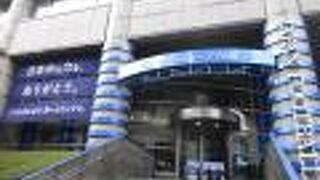 ジャパンブルーが煌めいてます。