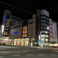 電鉄富山駅からすぐ