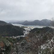 天気が良ければ丹後半島・日本海が見れるという‥残念ながら薄っすら見えただけ。