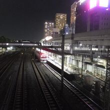 日暮里駅が見えます。