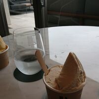 アイスクリーム等々を頂いたりして過ごしました。