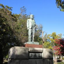 菊池寛の銅像