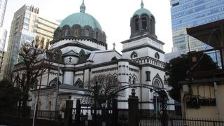 ステンドグラスが見ごたえあります。