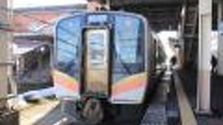 わずか２両編成