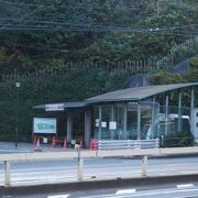 飛鳥山公園へと行く小さなモノレール