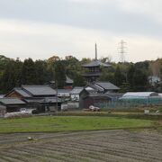 斑鳩三塔に数えられる飛鳥様式の三重塔