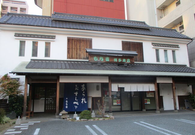 地下鉄祇園駅あたりから博多駅まで歩いた