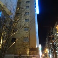 通りを左に出ると時計台がすぐ