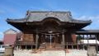 富岡製糸場と上州富岡駅の間にある神社