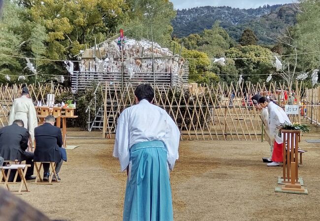 山焼きの前に飛火野で大とんどがあります