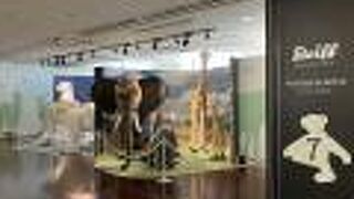 シュタイフの大きなぬいぐるみが展示