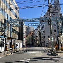 上野検車区踏切（地下鉄銀座線の踏切）