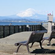 冬の湘南海岸公園富士山が見事