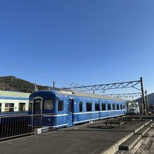 駅構内に展示されているブルートレイン