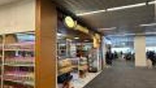 プーケット国際空港 (HKT)