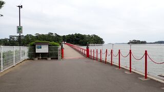 松島湾に浮かぶ島の中でも橋で渡れる数少ない島