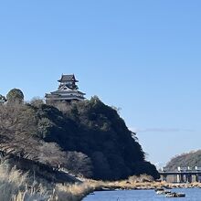 木曽川沿いの遊歩道から