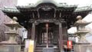 品川駅前にある神社