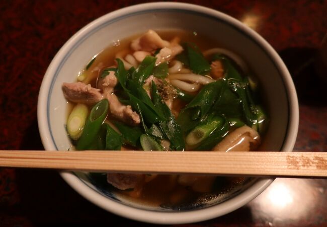 蕎麦、うどん、丼ぶり物の人気店