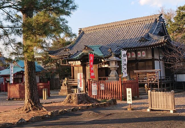 吉田城跡近くに立地する神社