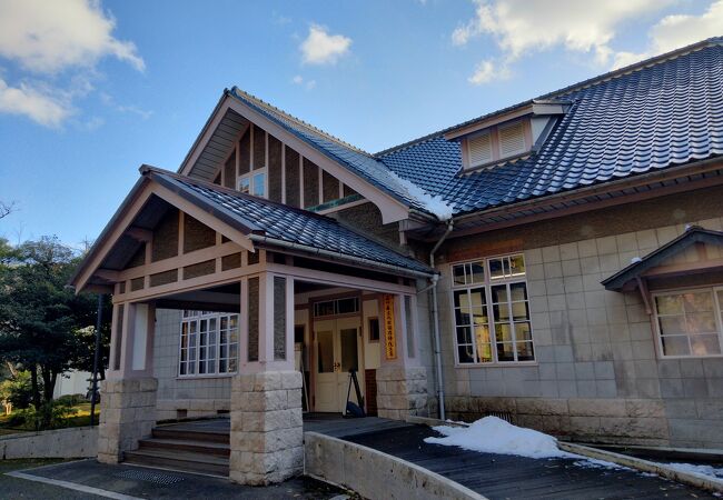 石川県立美術館の広坂別館は旧陸軍大九師団長の官舎だった建物