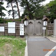 松島海岸グリーン広場の北側に観瀾亭と松島博物館