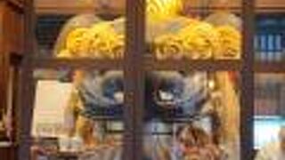 唯一焼失から逃れた一対の波除獅子