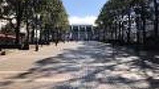 多摩市立複合文化施設