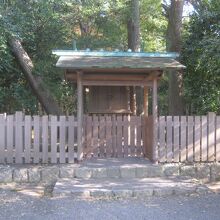 本殿はとても小さいです