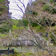 陶祖橋を渡った墓地に