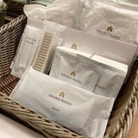 ミキモト製のメイク落としや化粧水、クリームなど。