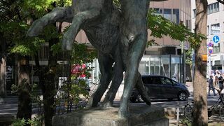 牛が暴れすぎでは？