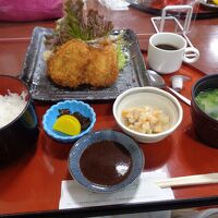 食事処の日替わり定食（アジフライ）