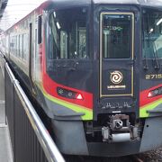 高松と徳島を結ぶ特急列車